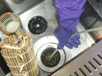 厨房シンク　排水管の洗浄で臭いと害虫予防:清掃後